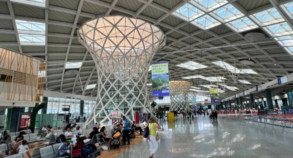 Adnan Menderes Havalimanı