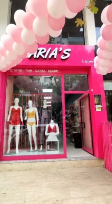 Aria's İç Giyim