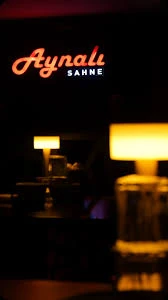 Aynalı Cafe & Karaoke Bar