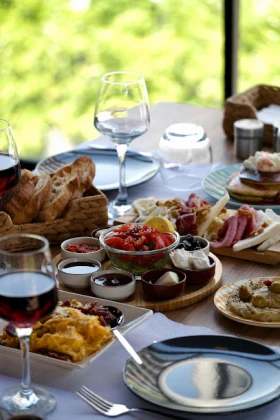 Bahar Eşmenler Kahvaltı Ve Süt Ürünleri