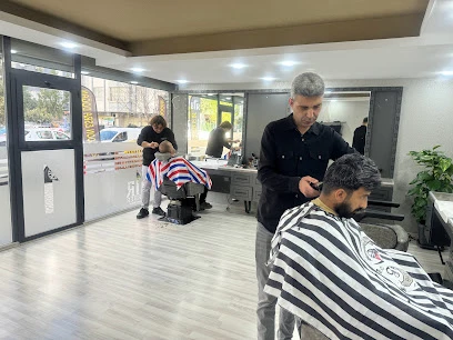 Bir Berber Saç Tasarım Stüdyosu