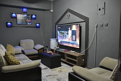 Black Pes Playstation Cafe