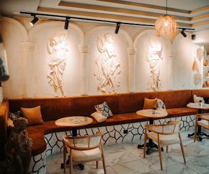 Brutus Cafe & Bistro