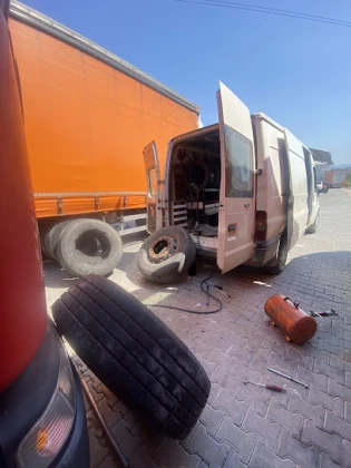 Bursa Avşar Oto Lastik Tamiri 7/24 Yol Yardım Servisi,Nöbetçi Lastik