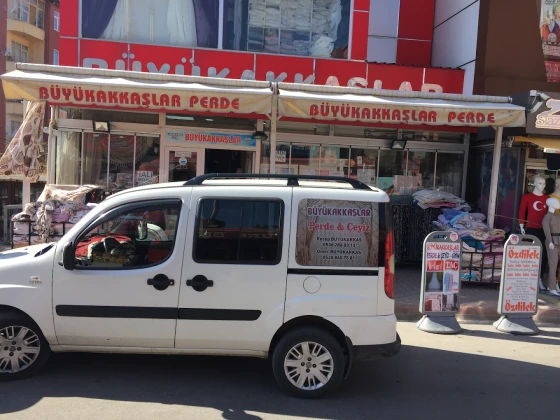 Büyükakkaşlar Perde Çeyiz Giyim