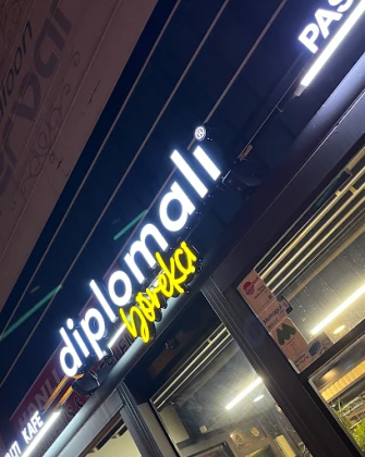 Diplomalı Börekçi