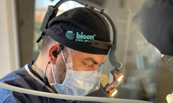 Diş Hekimi Fethi Bayar