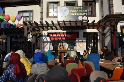 Genç Yazarlar Kitap & Kahve
