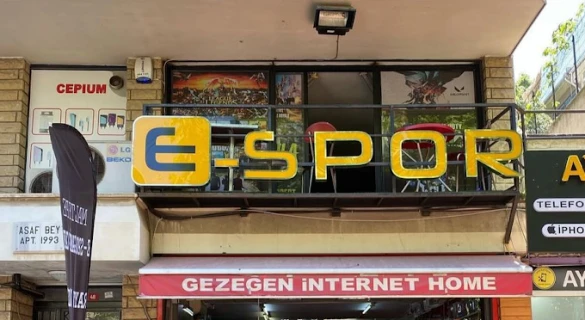 Gezegen İnternet Cafe