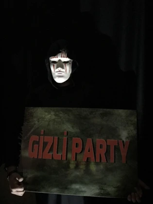 Gizli Party Korku Evi