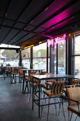 Gold & Black Cafe - Bistro - Pub