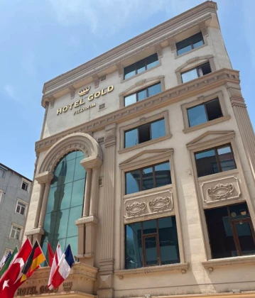 Hotel Golden Lightning