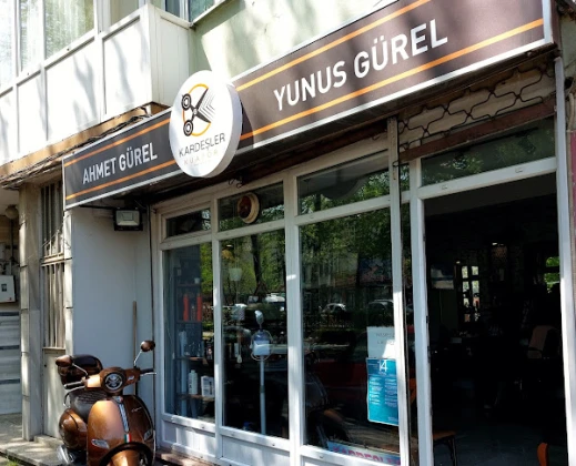 Kardeşler Erkek Kuaför Salonu