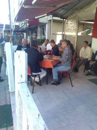 Kırçiçeği Kıraathanesi