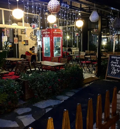 Le Kantin Cafe Garden