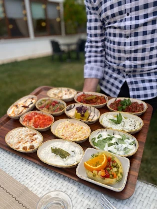 Mezze Villa Cafe Restoran