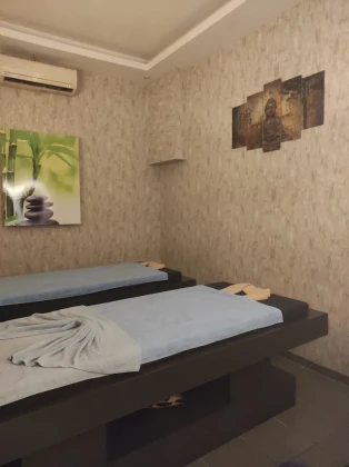 Mills Hotel Spa Center