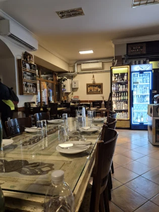 Mor Salkım Meyhanesi