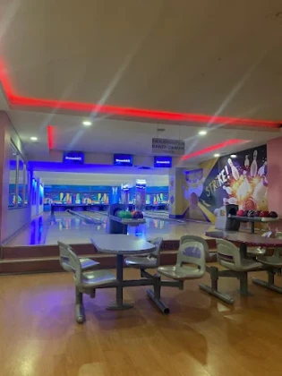 Play City Bowling & Oyun Salonu