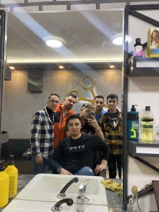 Rüştü Naz Erkek Kuaförü