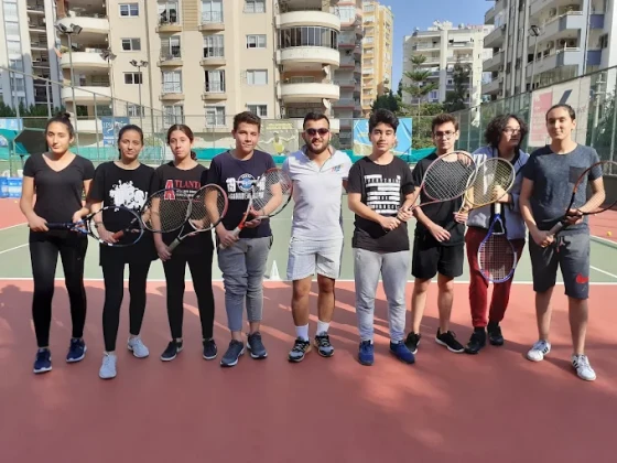 Şehit Anaları Tenis Kortu