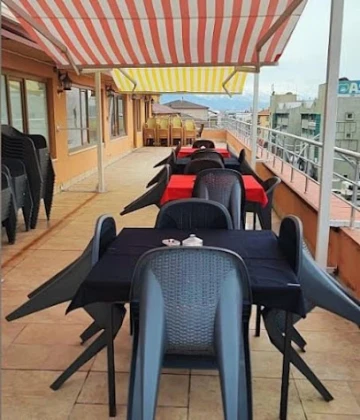 Teras Lokal Bay Bayan Oyun Salonu