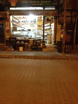 Ünaldı Bal Aktriye