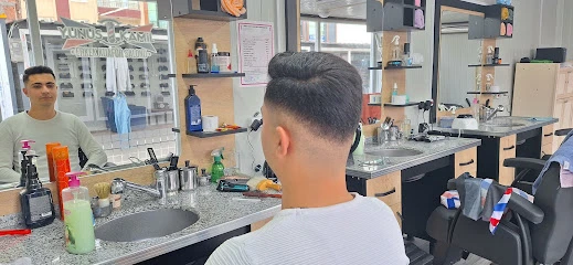 Usta Eli Erkek Kuaförü