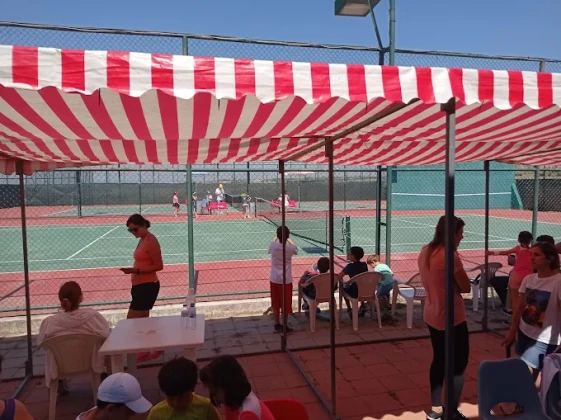 Vali Mustafa Yaman Tenis Kortları