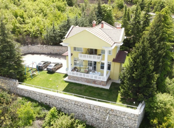 Villa Amesia & Garden