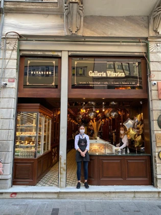 Vitavien | İstiklal