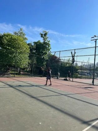 Yoğurtçu Parkı Tenis Kortu