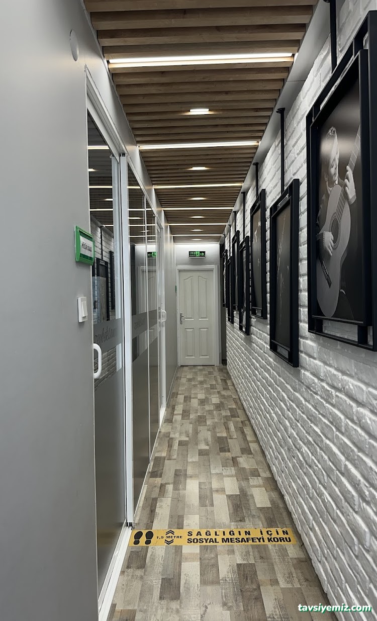 M.e.b Özel Zeybek Sanat Bale Dans Ve Müzik Okulu - Üçyol Şubesi