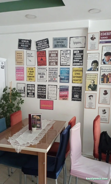 Acıktım Tost Salonu