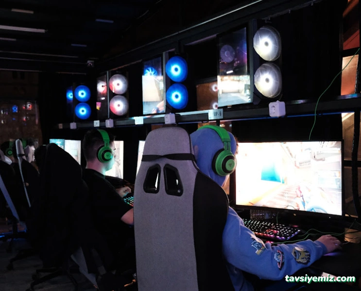 Insıght Gamıng Esports Cafe