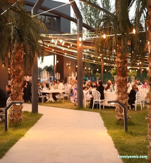 Happy Garden Wedding