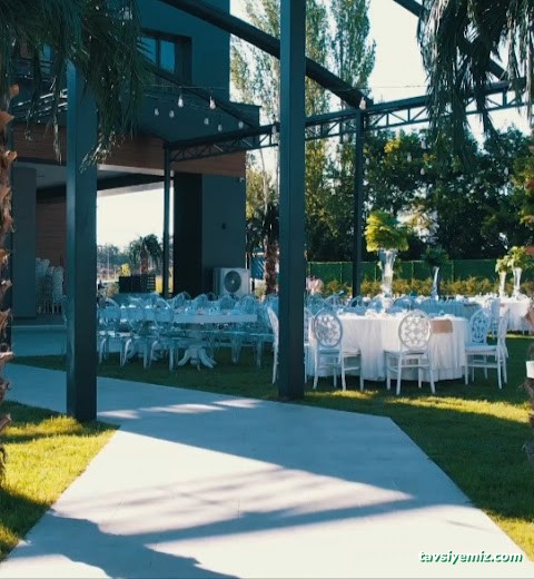 Happy Garden Wedding