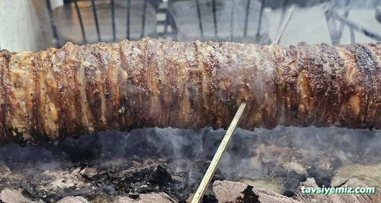 Köfteci Kokoreççi Melih