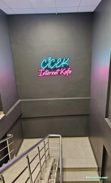 Çiçek Internet Cafe