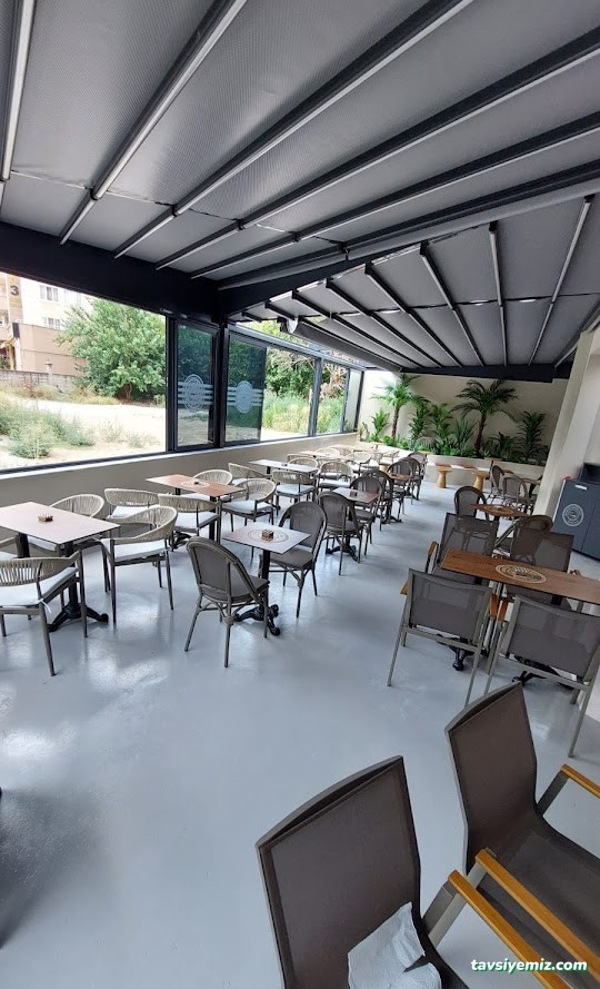 Millet Mahallesi Kahve Dükkanı