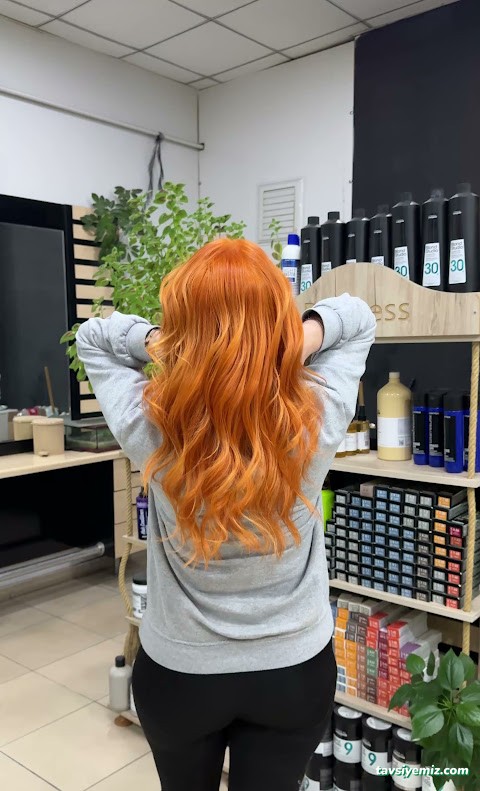 Professional Hair Makeup Studio Bayan Kuaförü