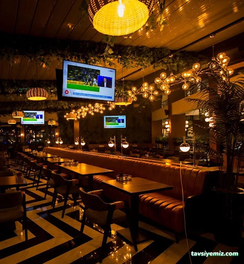 Mplus Cafe Restaurant