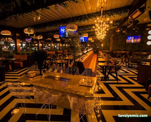 Mplus Cafe Restaurant