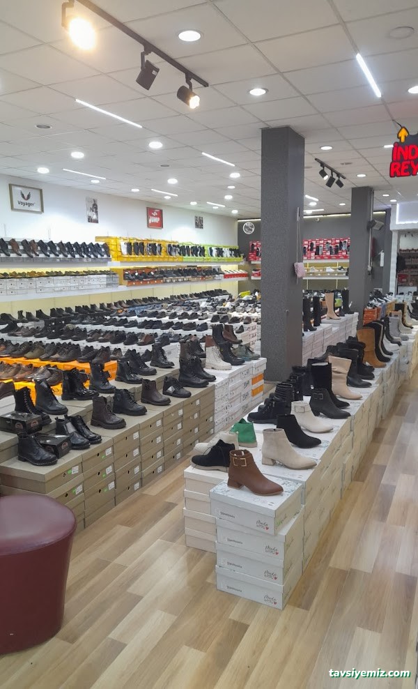 Üniversiteli Ayakkabı