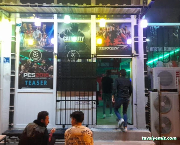 90+4 Playstation Cafe