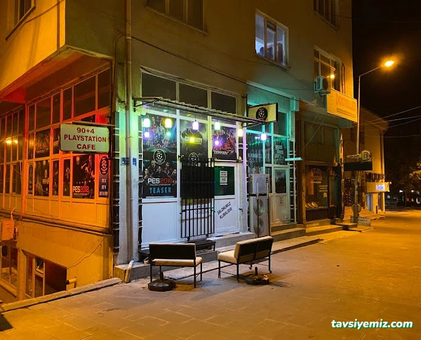 90+4 Playstation Cafe