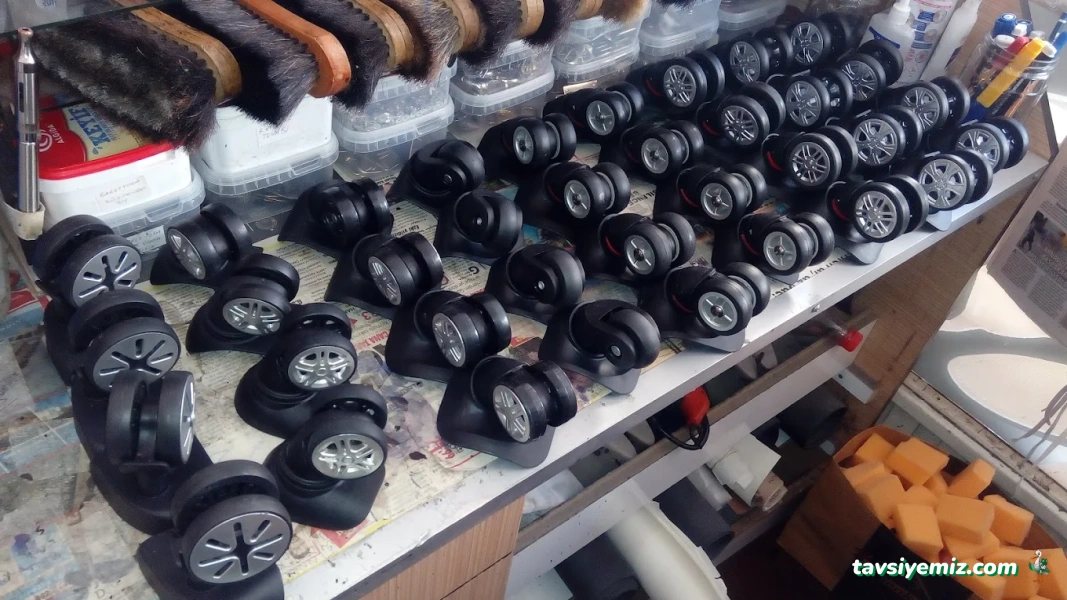 Acar Kundura (Valiz-Çanta-Kemer-Ayakkabı Tamiri)*(Luggage&Bag&Belt&Shoes Repair Center)