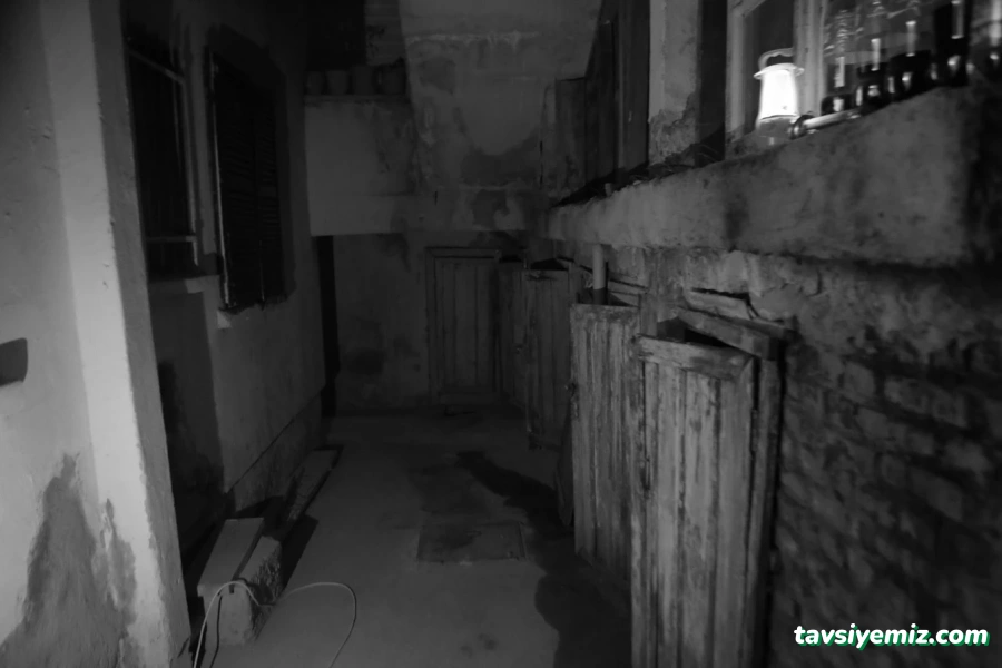 Adak Odadan Kaçış & Korku Evi