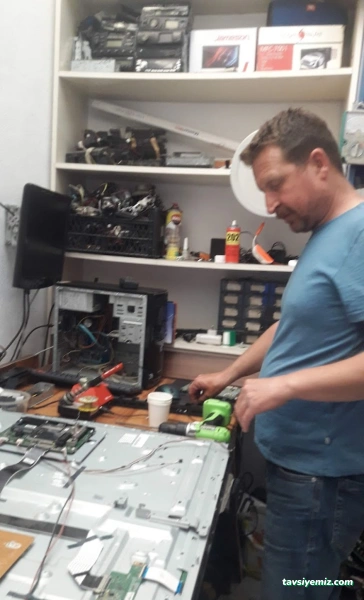 Adana Uydu Televizyon Tamircisi Ve Uydu Montajı Hakan Elektronik