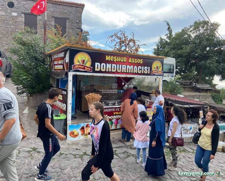 Ahmet Usta Meşhur Assos Dondurması